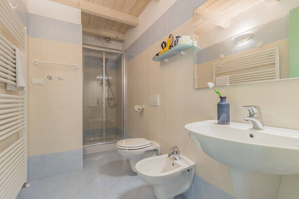 Appartamento intero, Monolocale con soppalco Brezza del lario by Varenna Holidays in Dervio, Alpi Orobie Occidentali