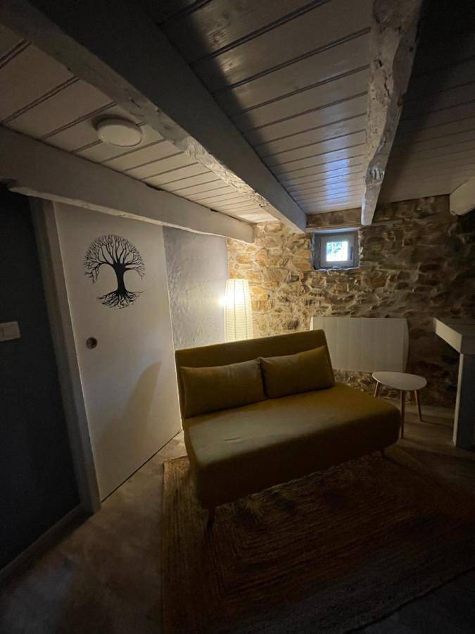 Gîte pour 4 personnes, avec terrasse, animaux acceptés à Saint-Germain-les-Vergnes - 4