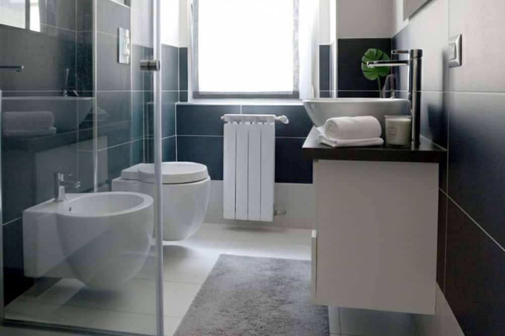 Lacasetta _ Como Lakeview Terrace renovated apt. in Carate Urio, Comosøen