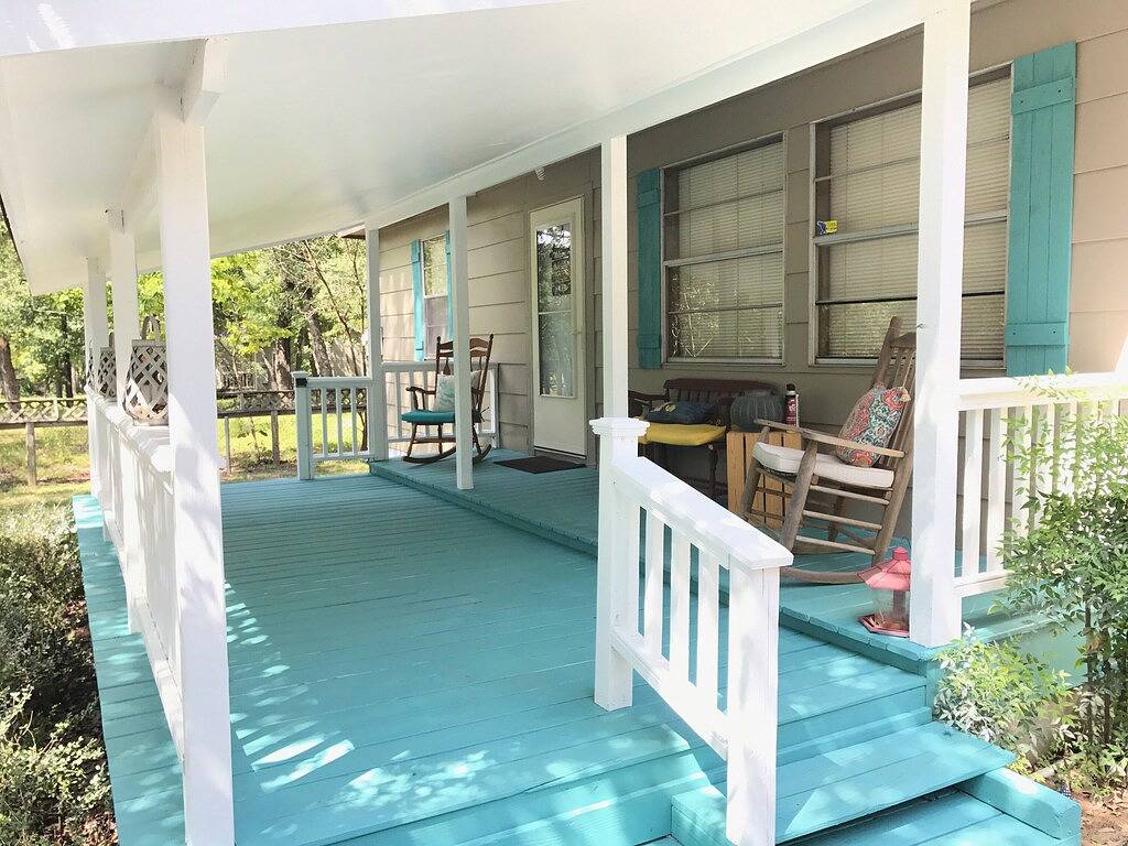 Callender Lake Gemütliche 2-Zimmer-Kabine mit Carport in der Nähe von historischen Edom, Texas in Van Zandt County