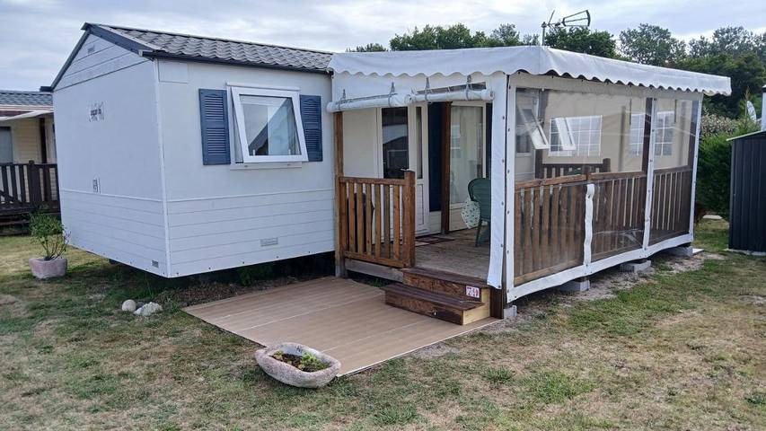 Camping pour 6 personnes, avec terrasse et jardin