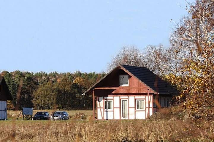 Ferienhaus für 6 Personen, mit Terrasse und Pool in Elsterheide