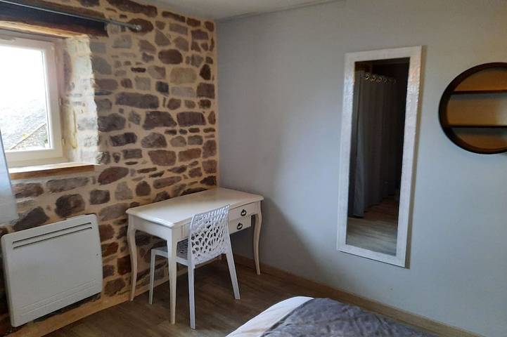Location de vacances pour 2 personnes, avec sauna et jacuzzi ainsi que jardin et terrasse, animaux acceptés dans Sévérac-d'Aveyron - 3