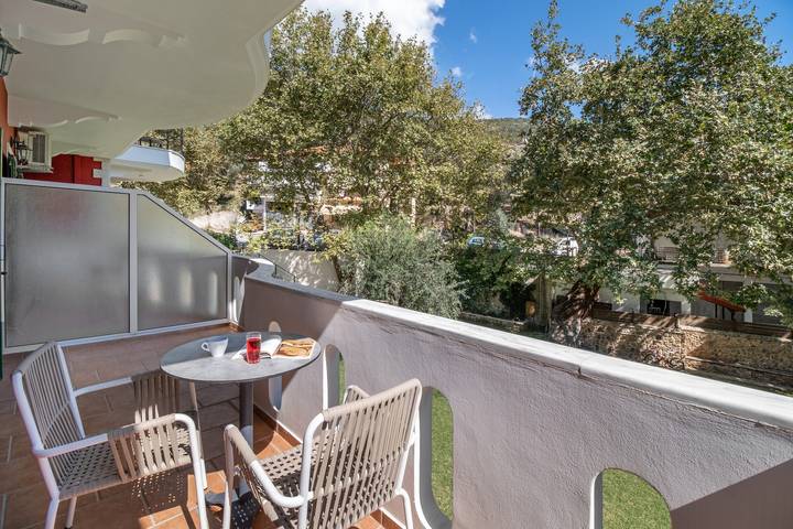 Apartment for 3 people, with garden in Parga