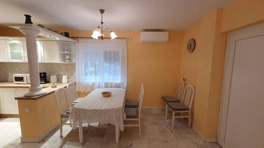 Ferienwohnung für 3 Personen, mit Garten in Zamardi