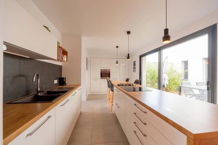 Location de vacances pour 8 personnes, avec terrasse à Cercié - 4