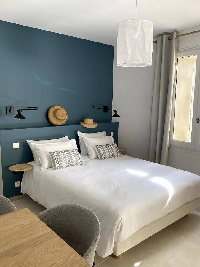 Chambre d’hôte pour 2 personnes, avec jardin ainsi que piscine et vue dans le Gard - 4