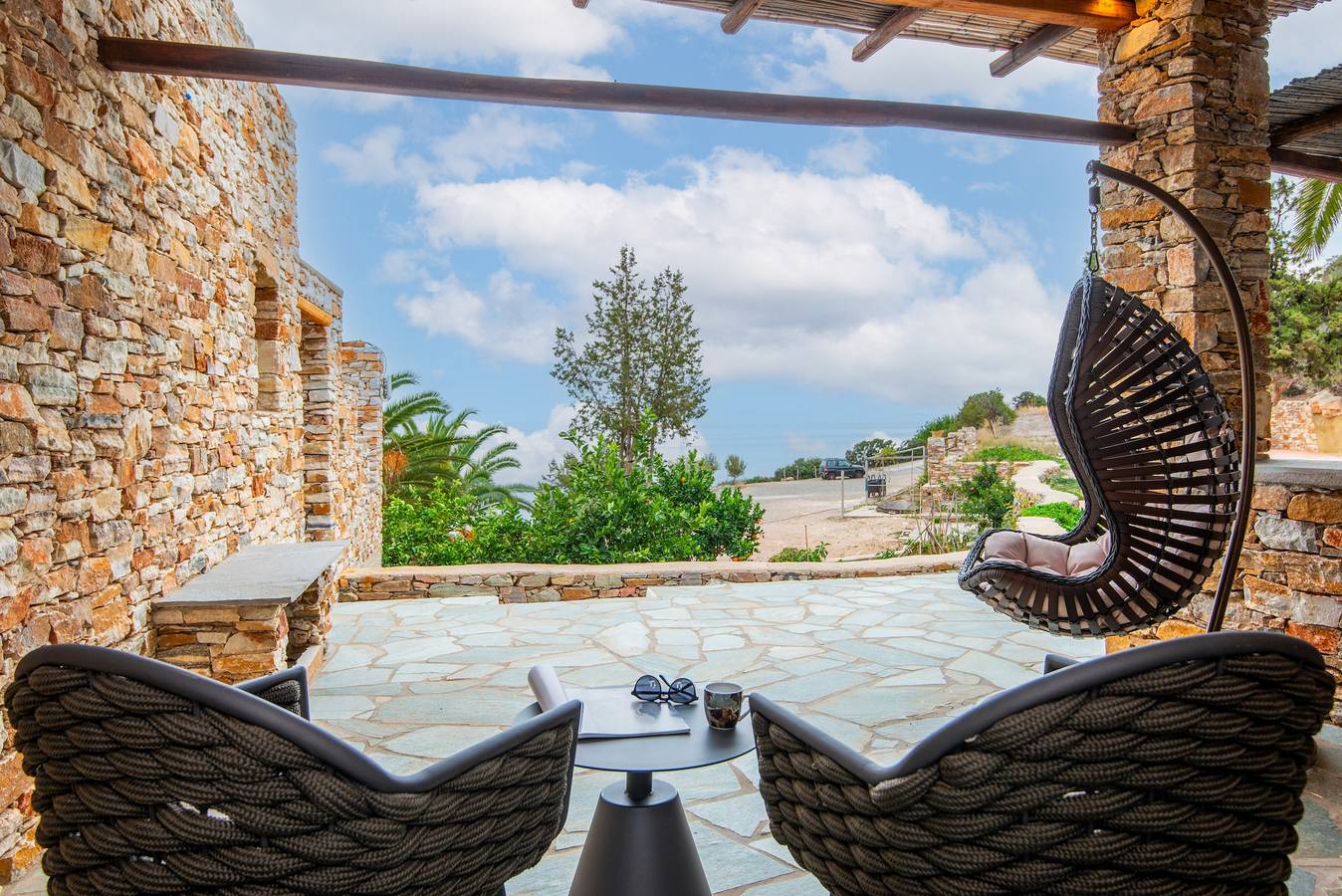 White & black Suites – Suite Trois in Platis Gialos Sifnos, Cyclades
