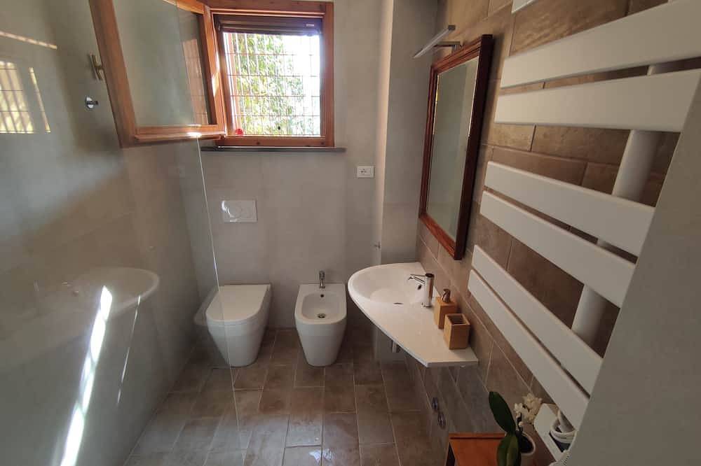 La Buganvilla: a cozy cottage with garden near the center of Sirolo in Sirolo, Riviera del Conero