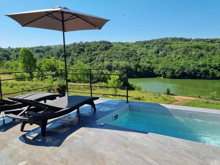 Camping für 2 Personen, mit Balkon und Whirlpool sowie Terrasse und Garten in Serbien