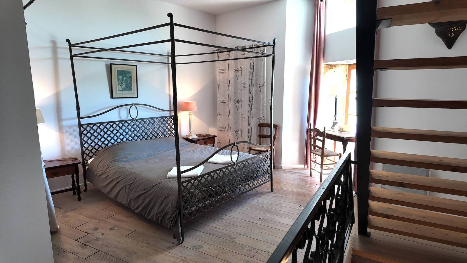 Vakantiehuis 'Domaine De Bellac - La Belle Vue' met gedeeld zwembad, privéterras en wifi in Roussines, Regionaal Natuurpark van de Perigord-Limousin