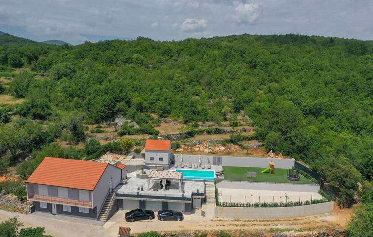 Feriehus for 10 personer med terrasse in Imotski, Makarska Riviera