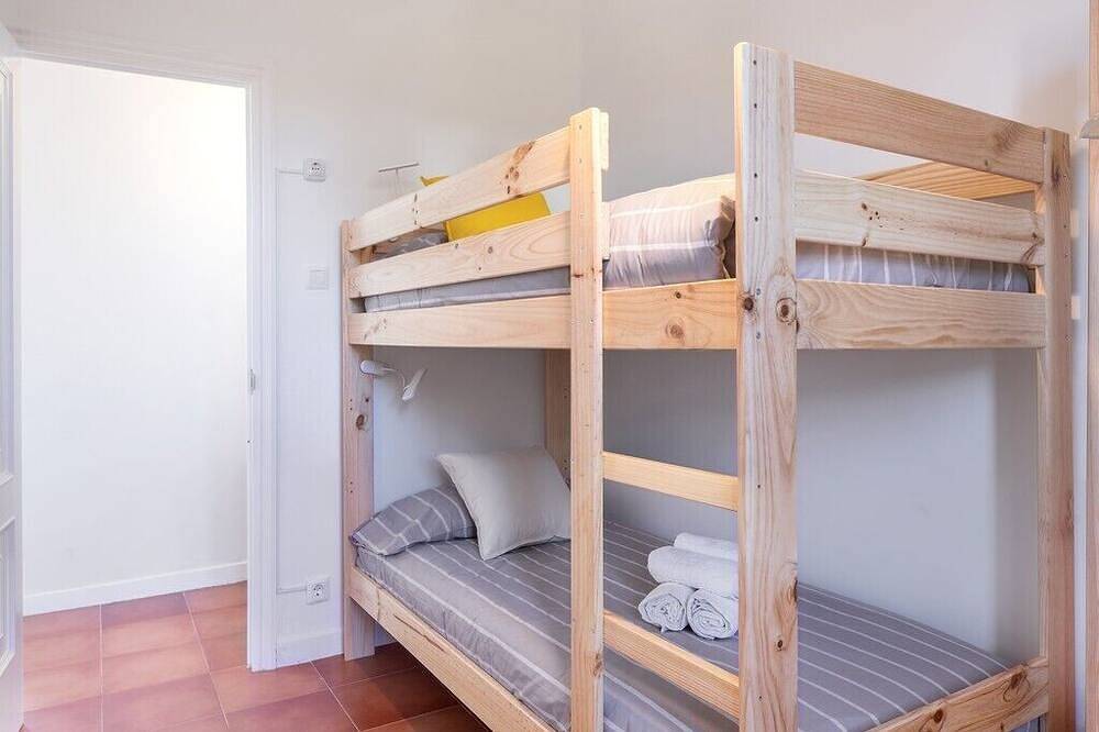 Country House on the Galician Coast – Garden, Peace & Quiet, and Beaches Near Cobas (Ferrol) in Ferrol, Galician Coast