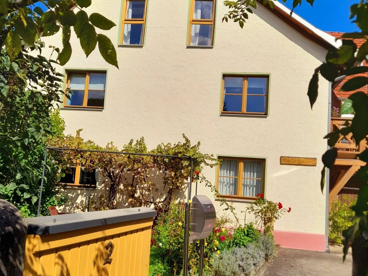 Ganze Ferienwohnung, Ferienwohnungen Wagner - Fw2 "Werratal" mit Wohnzi., 2 Schlafzi., Küche, Bad/Wc (2.Etage) in Wartburg, Eisenach