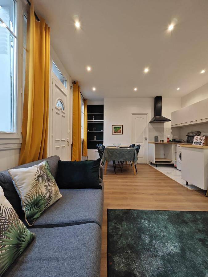 Geheel appartement, Apartment with Garden View in Deuil-la-Barre, Val-d'Oise