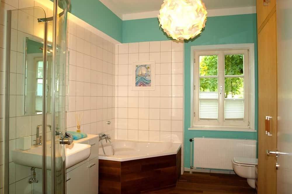 Ganze Wohnung, Erdgeschosswohnung in wunderschöner Altbauvilla in Utting, Ammersee