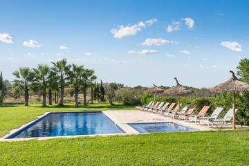 Chalet in Petra, Interior de Mallorca für 12 