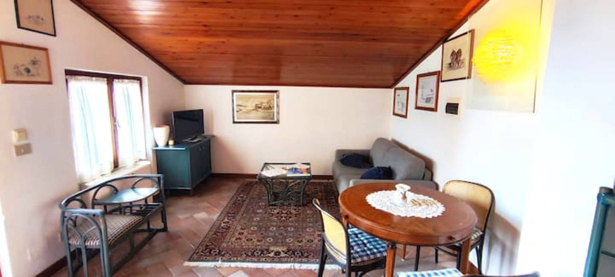 Entire apartment, Apartment 'Inverno' with Shared Pool, Wi-Fi and Air Conditioning in Massa e Cozzile, Pistoia Province