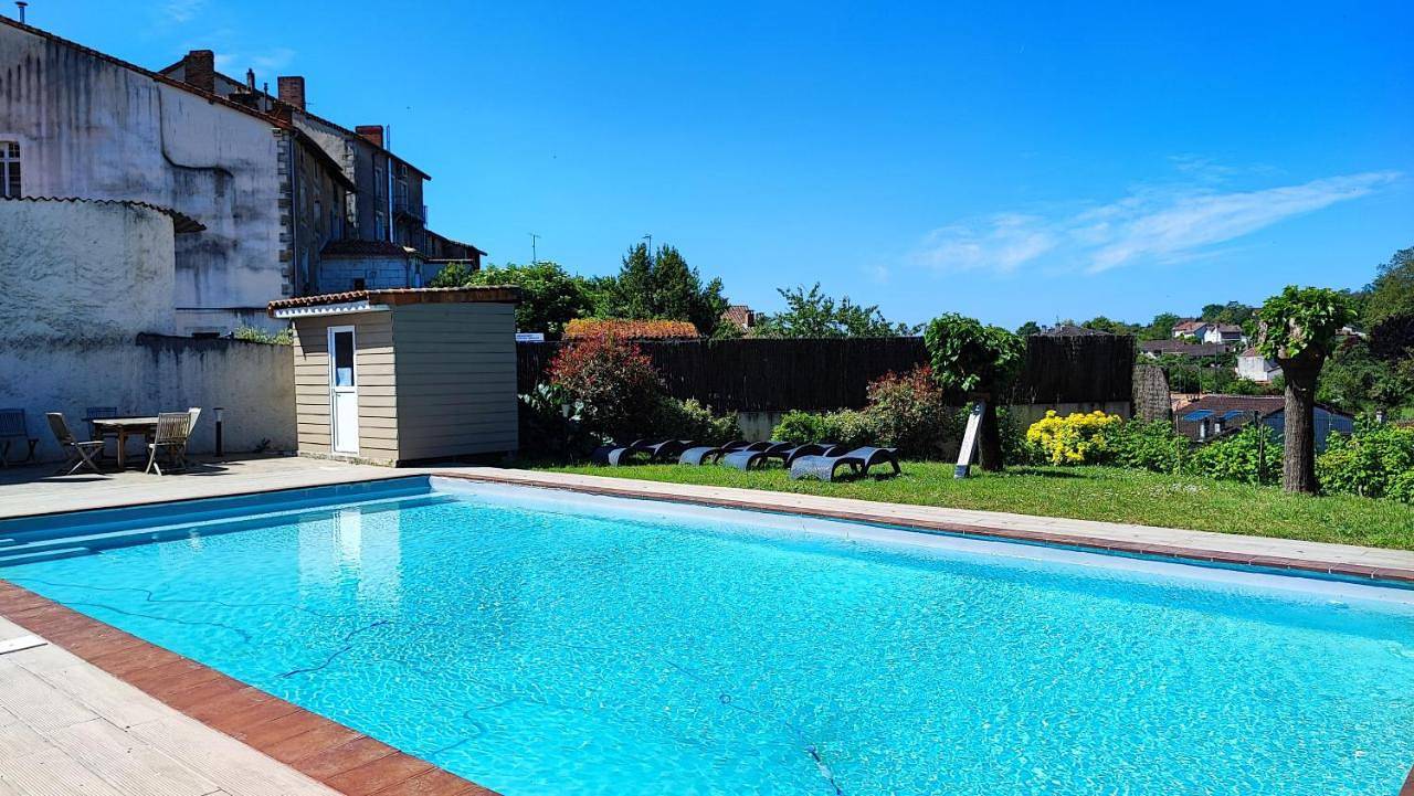 Logis Grand Hotel Pelisson in Nontron, Parc naturel régional Périgord-Limousin