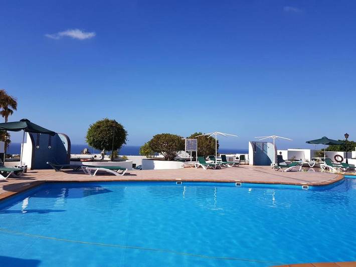 Apartamento de vacaciones para 4 personas, con vistas además de jardín y piscina - 1