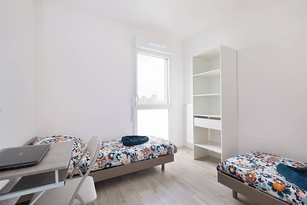 Ganze Wohnung, 20 min to Central Paris - Stade de France at foot -4 bdrs-8 Beds– garage-rooftop in Saint-Denis, Seine-Saint-Denis
