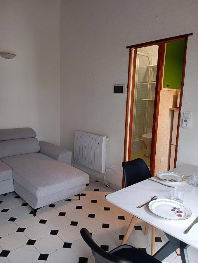 Gîte pour 4 personnes, avec jardin, animaux acceptés à Saint-Marcellin