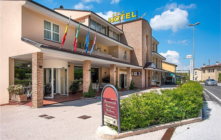 Gîte pour 4 personnes, avec piscine et jardin à Foligno - 2