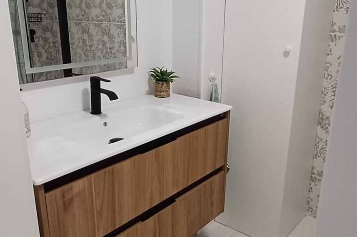 Entire apartment, Beautiful New Apartment - Aragonese Pyrenees - 4 pers in Castiello de Jaca, Aragonese Pyrenees