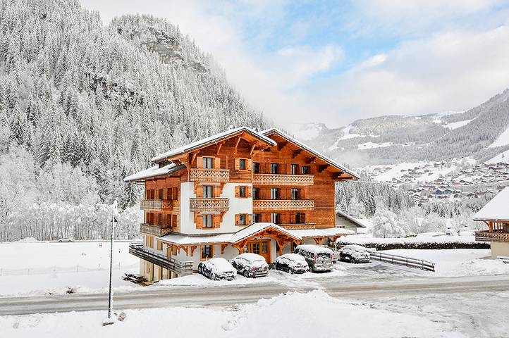 Appartement de vacances pour 15 personnes, avec sauna et jacuzzi ainsi que jardin et balcon dans Les Portes du Soleil