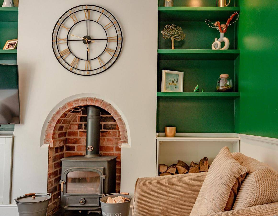 Four-Bedroom House in Hereford, Herefordshire