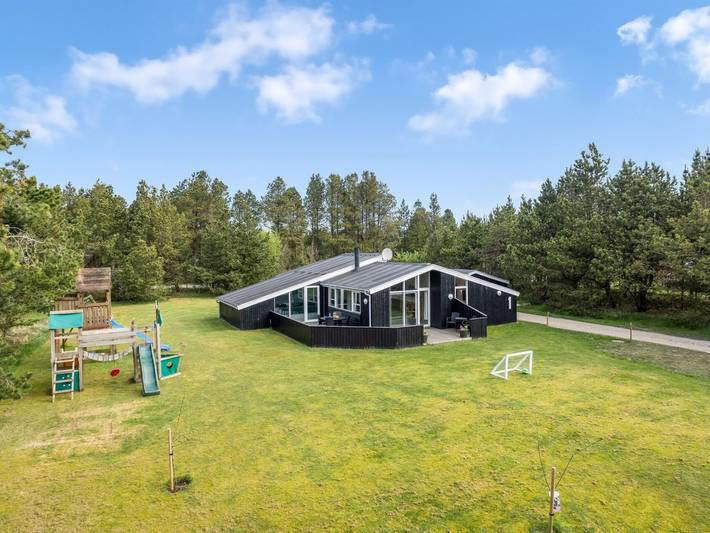 Ferienhaus für 8 Personen, mit Pool und Sauna sowie Terrasse in Bratten