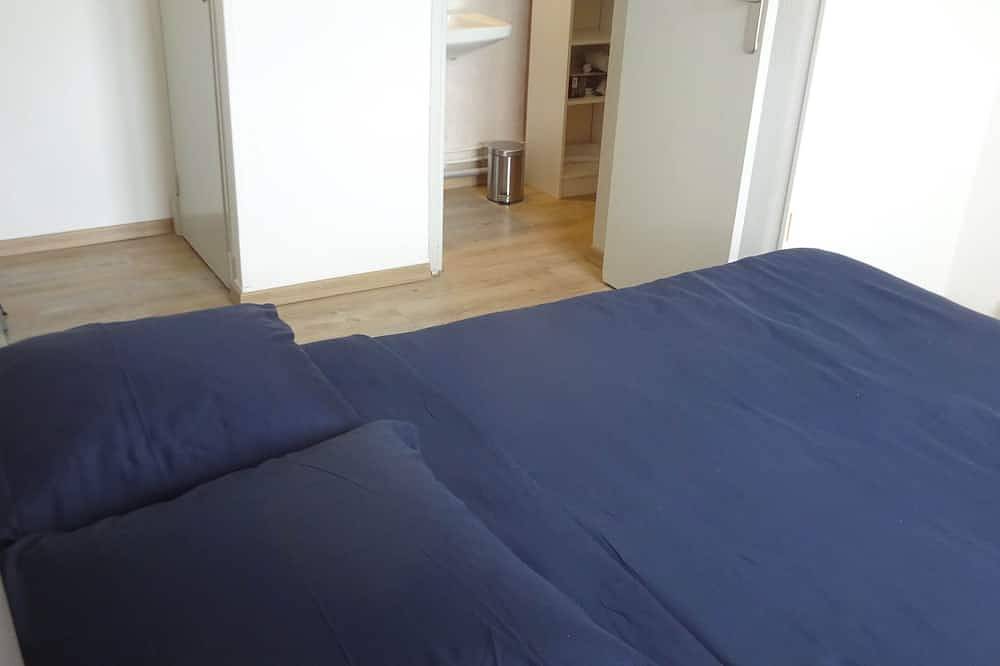 Entire apartment, Appartement Tout Équipé Proche Toutes Commodités et Gare in Lézignan-Corbières, Narbonne region