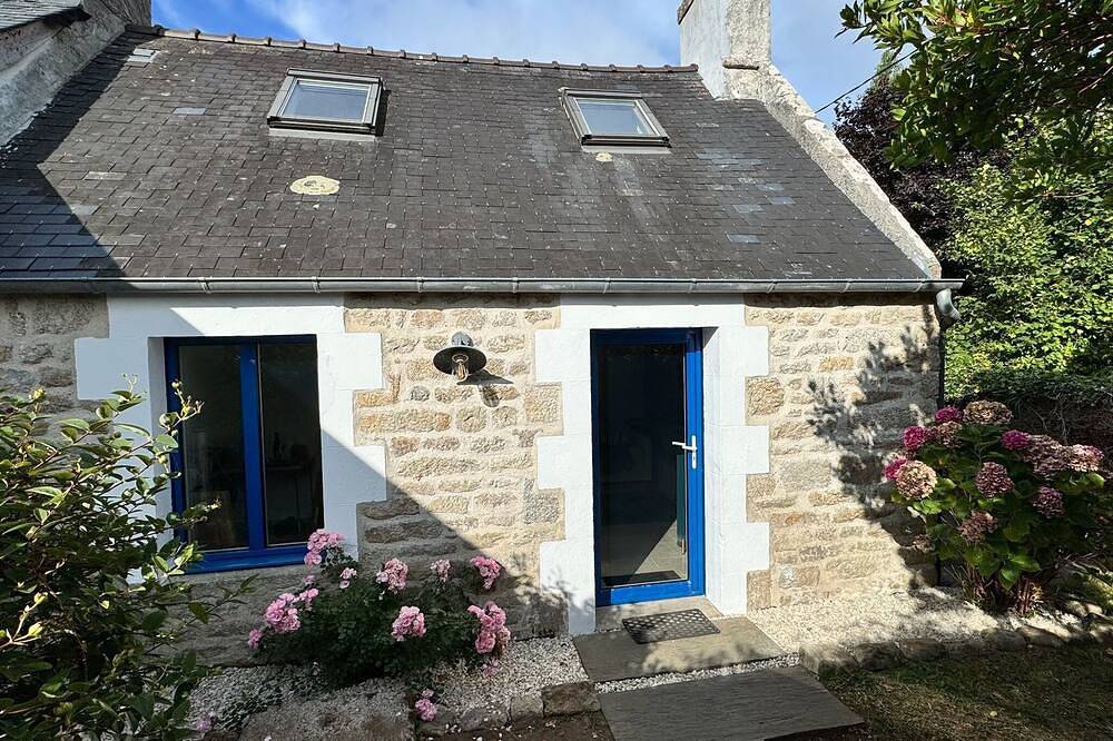 Cozy Penty (small Breton house) in Loctudy, Côte de Cornouaille
