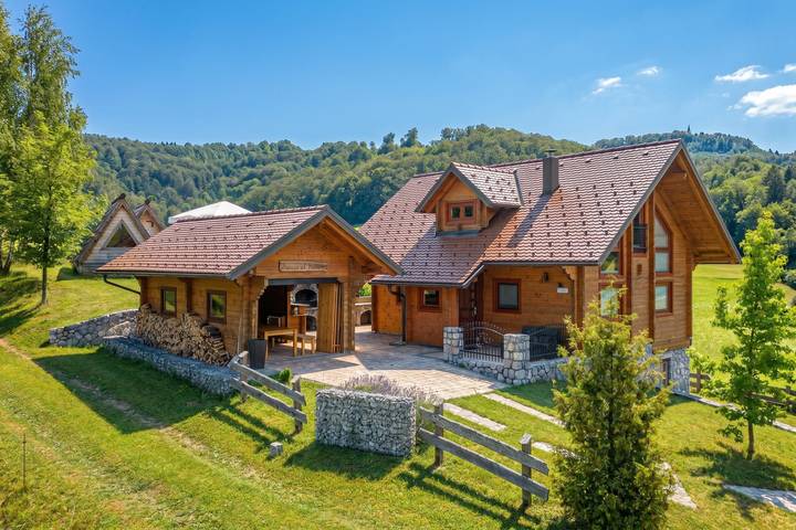Glamping per 6 persone, con Balcone e Terrazza nonché Sauna in Slovenia