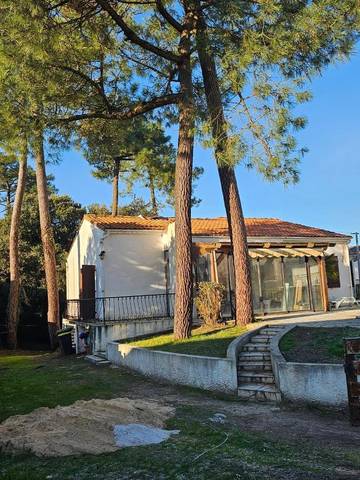 Gîte pour 8 personnes, avec balcon et jardin dans Office De Tourisme Des Mathes La Palmyre