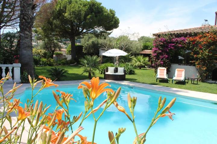 Chambre d’hôte pour 2 personnes, avec jardin ainsi que piscine et vue à Antibes - 3