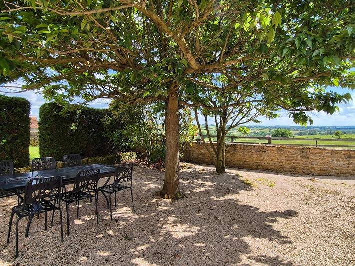Location de vacances pour 19 personnes, avec jardin et vue à Viry (Saône-et-Loire) - 4