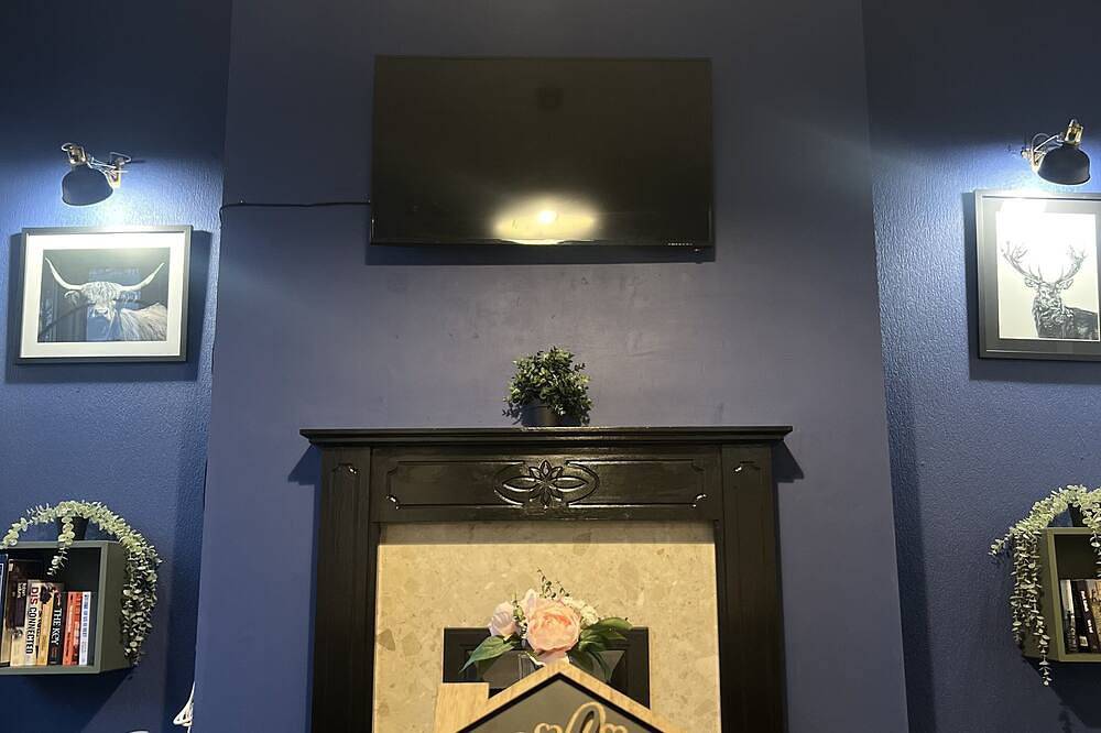 *Kingston house/*contractors/* long stays/*discount/*free parking in Bolton, Greater Manchester
