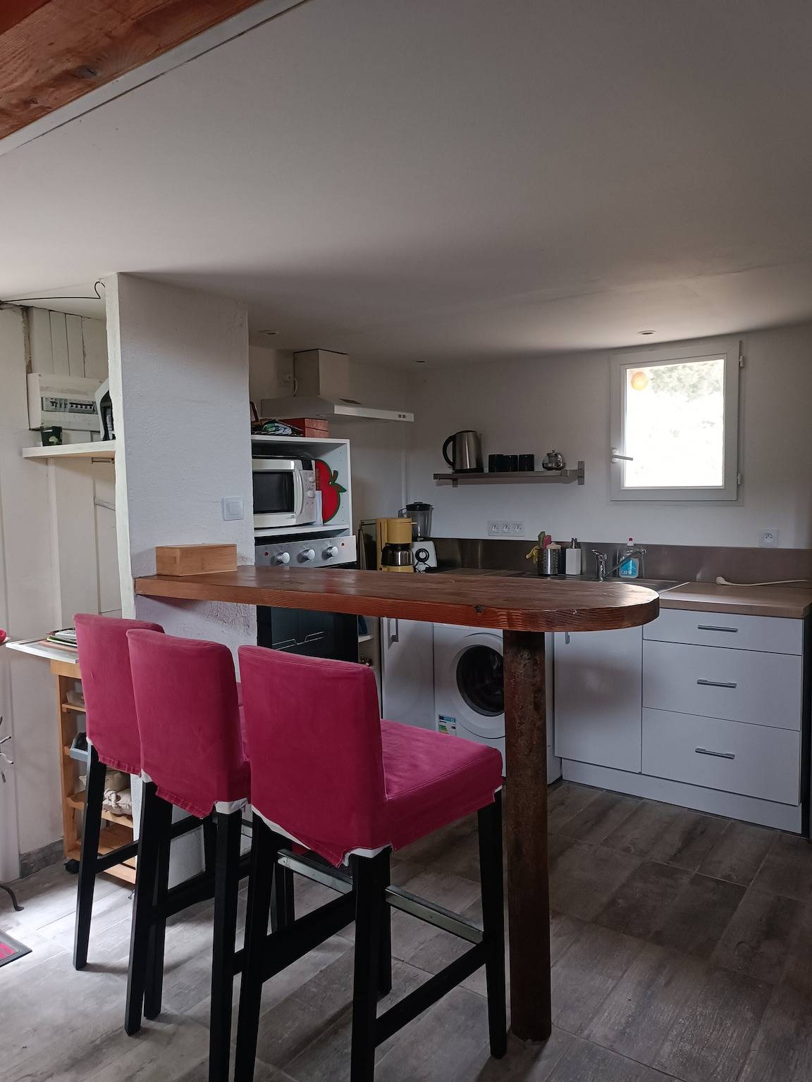 Ganzes Studio, Studio-Apartment 'Chez Delph' mit privater Terrasse, Garten und Klimaanlage in Rognonas, Arles und Umgebung