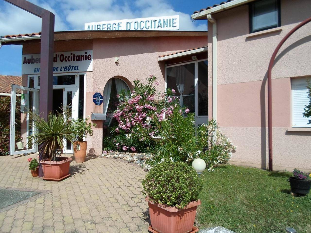 Double Room with Bath in Pont-du-Casse, Quercy