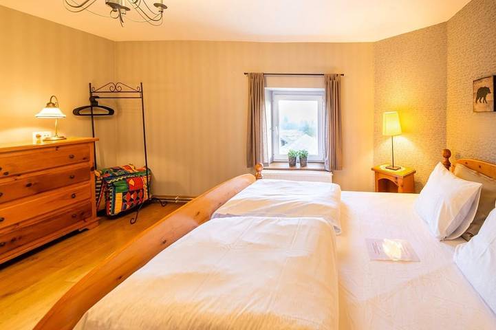 Gîte pour 8 personnes, avec terrasse ainsi que jardin et sauna dans Petit-Thier - 4