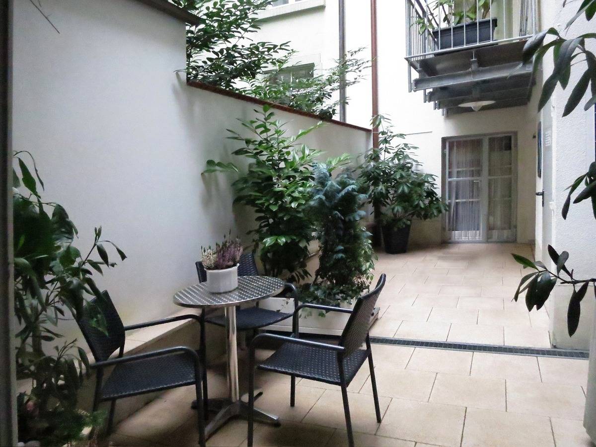 Ganze Ferienwohnung, Ferienwohnung für 5 Personen mit Balkon/Terrasse in Konstanz, Landkreis Konstanz