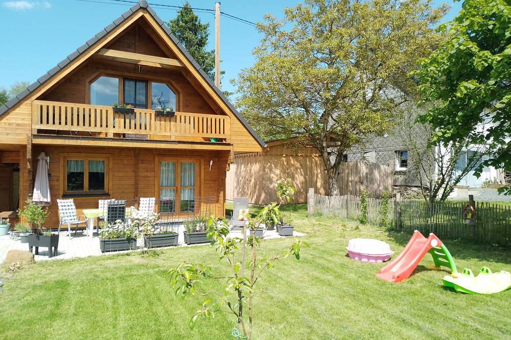 Blockbohlenhaus \"Steiner Lodge\" in Steinen (Westerwald), Westerwald