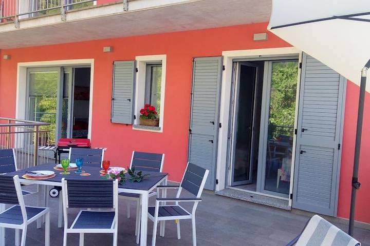 Gîte pour 6 personnes, avec terrasse et vue, animaux acceptés à Dubino - 2