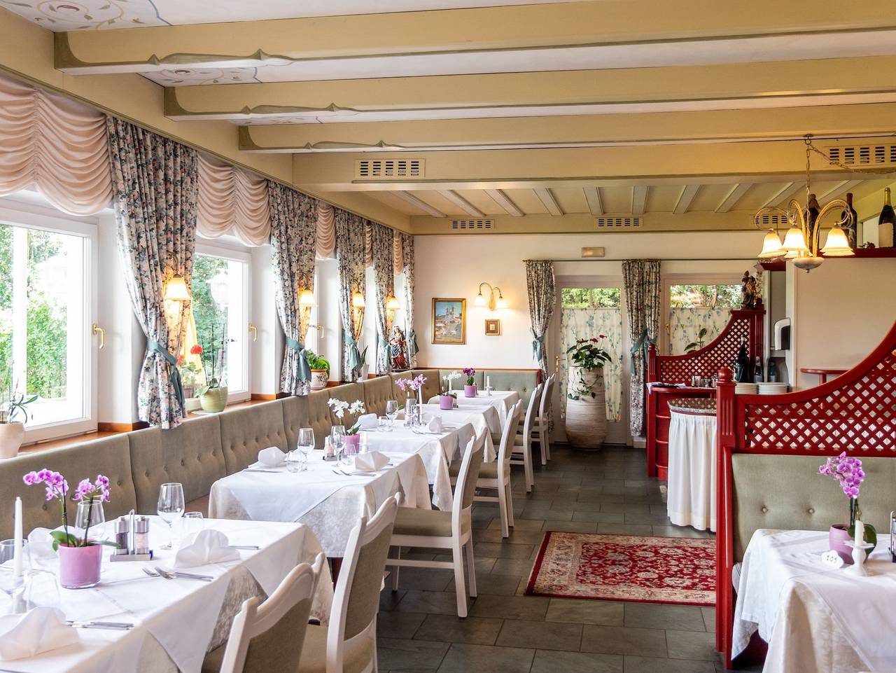 Hotel König Laurin - Doppelzimmer südt. Stil in Jenesien, Sarntaler Alpen