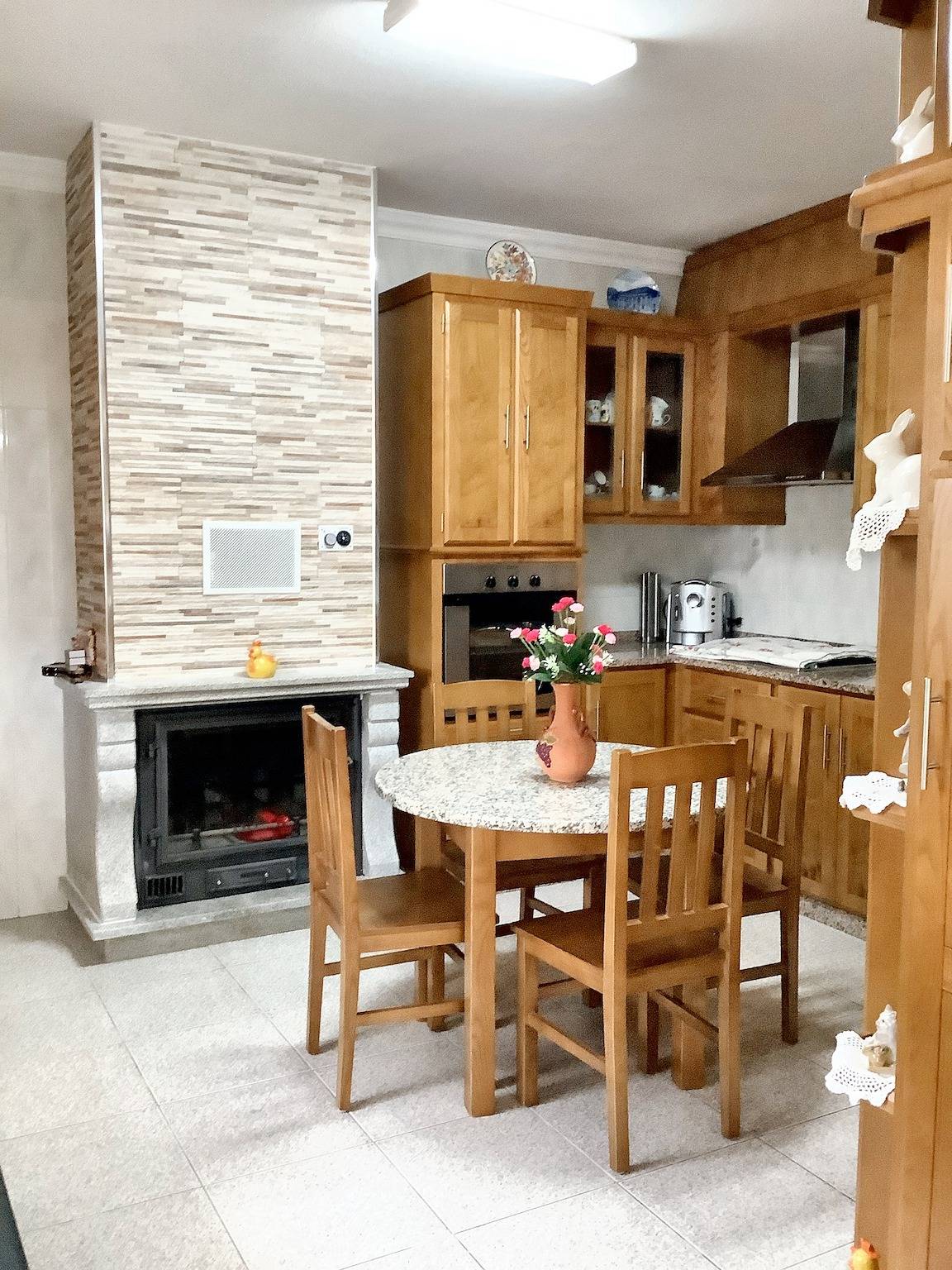 Casa Encantadora em Cortiçada com Varanda e Vista para a Montanha in Cortiçada, Distrito da Guarda