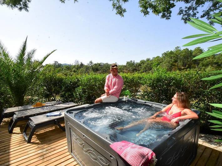 Domaine De La Bergerie - Mobilheim 6 personen - Premium Spa - 3 Schlafzimmer - 6 Personen in Roquebrune-sur-Argens, Mittelmeerküste (Frankreich)