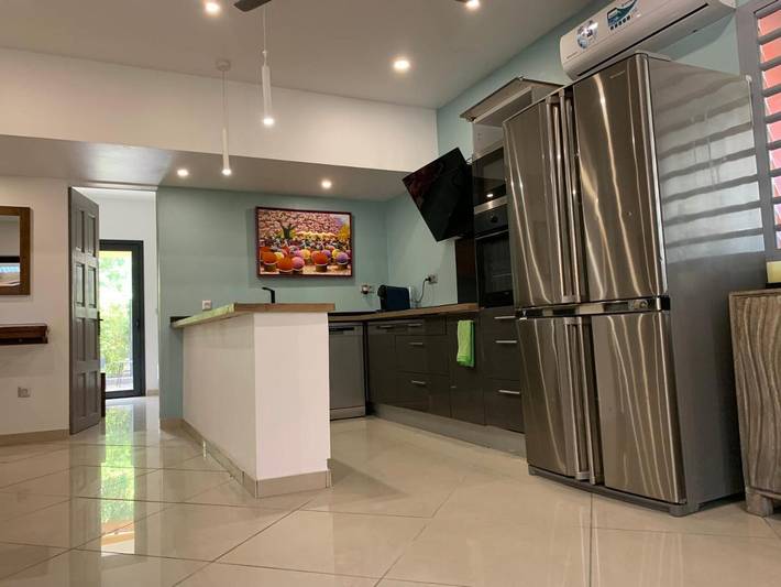 Location de vacances pour 8 personnes, avec piscine et jardin dans Plage de Trou d'eau - 2