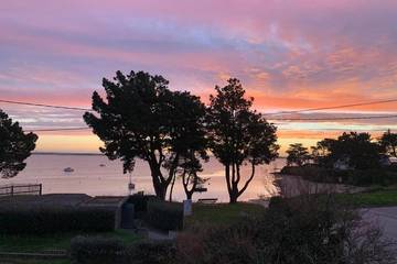 Location de vacances pour 10 personnes, avec jardin et terrasse dans Petite plage de Kervoyal