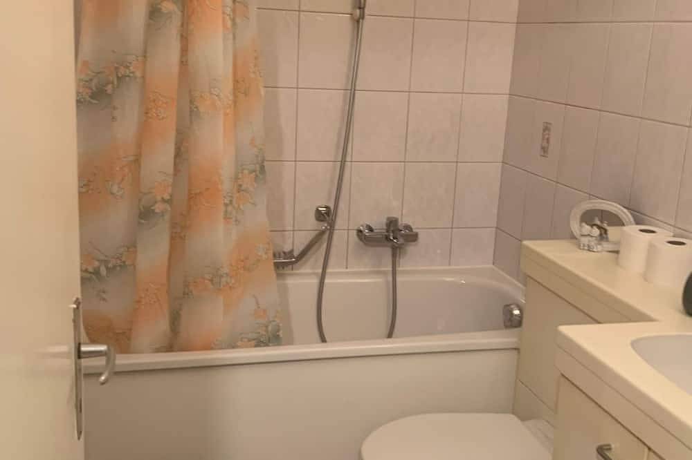 Entire apartment, Cozy Little Dream in Boudry, Three-Lakes